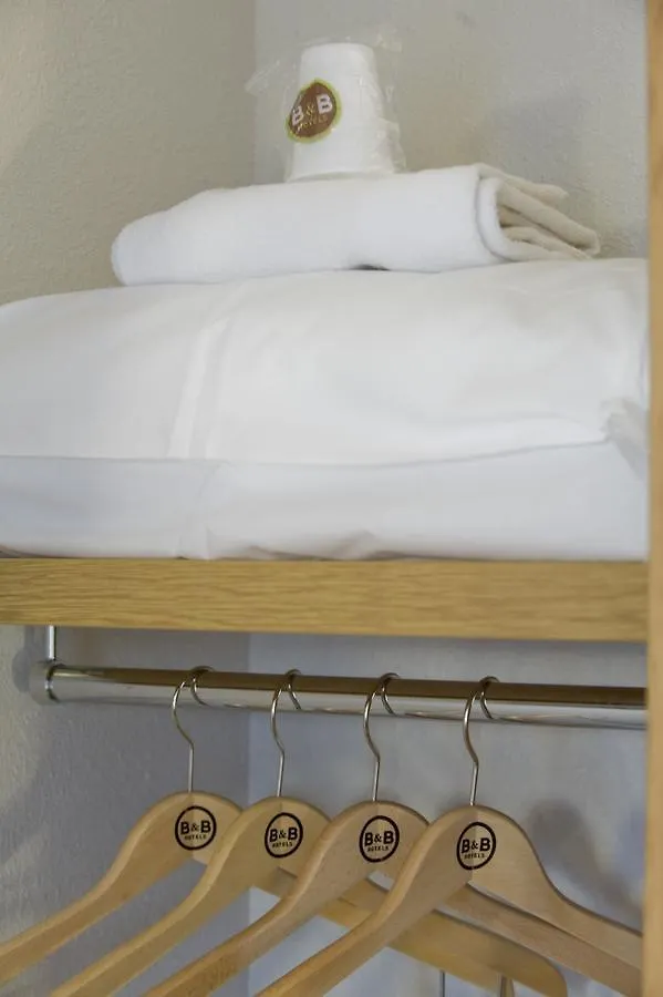B&B Hôtel Morlaix Saint-Martin-des-Champs  Hotel Saint-Martin-des-Champs (Finistere)