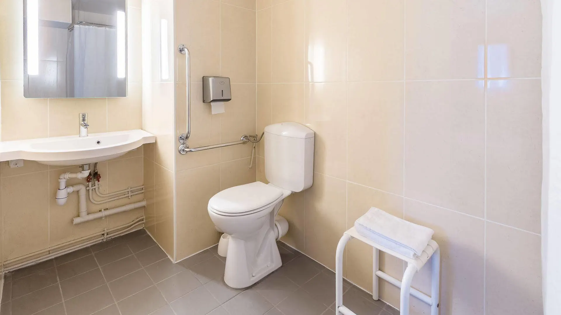 B&B Hôtel Morlaix Saint-Martin-des-Champs  Hotel
